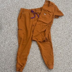 Women’s rust Jogger set